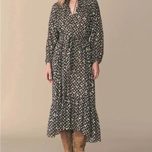 Doen Black, Gold and White Long Sleeve Dress